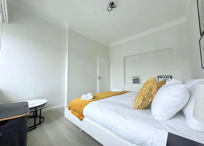 Charming 5bedroom With Gym,garden,parking&terrace-hol15 Villa