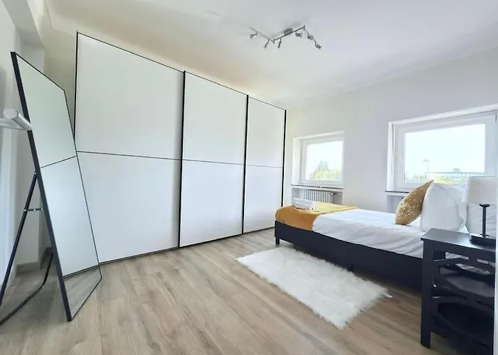 Villa Charming 5bedroom With Gym,garden,parking&terrace-hol15