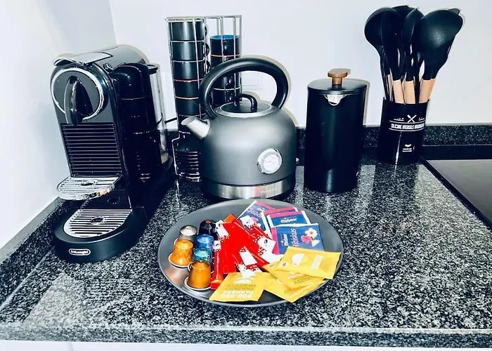 Charming 5bedroom With Gym,garden,parking&terrace-hol15