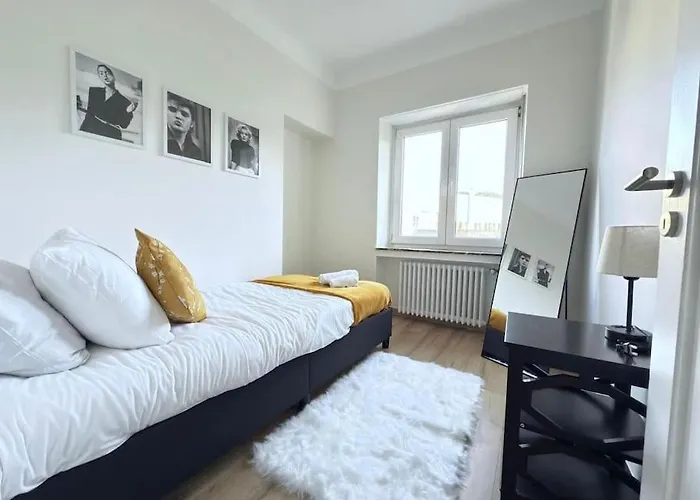 Charming 5bedroom With Gym,garden,parking&terrace-hol15 *