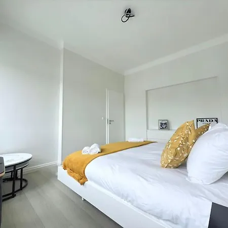 Charming 5bedroom With Gym,garden,parking&terrace-hol15 빌라